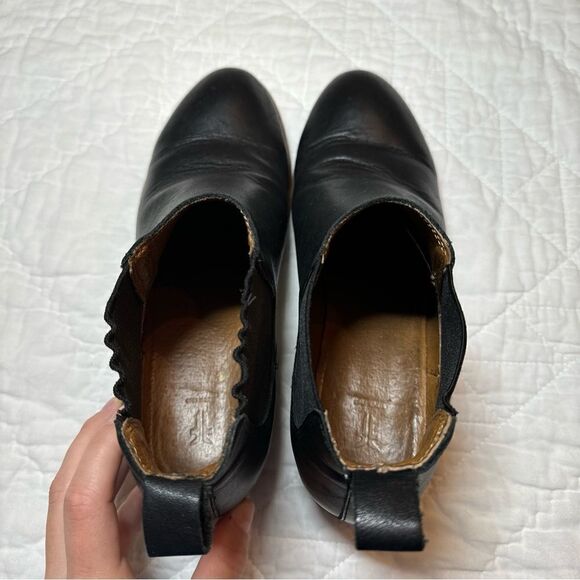 Frye Boots Womens 8 Erin Chelsea Shoes Classic Black Leather Ankle Low - Picture 5 of 13